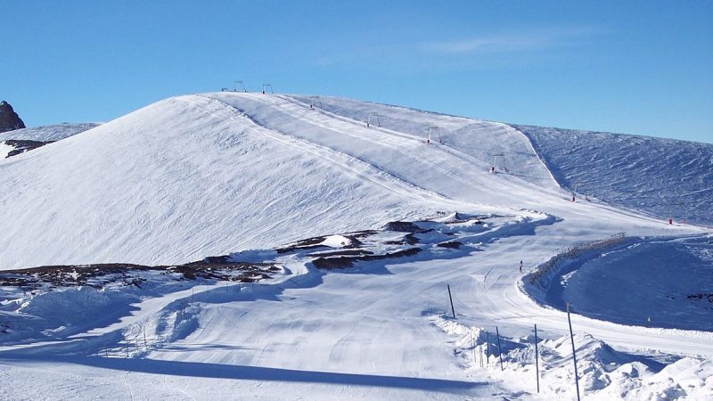 Vacances de la Toussaint : les stations de ski commencent à ouvrir leurs portes