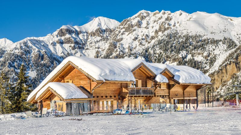 Nuit en chalet ou en hôtel : les vérifications discrètes à faire en arrivant