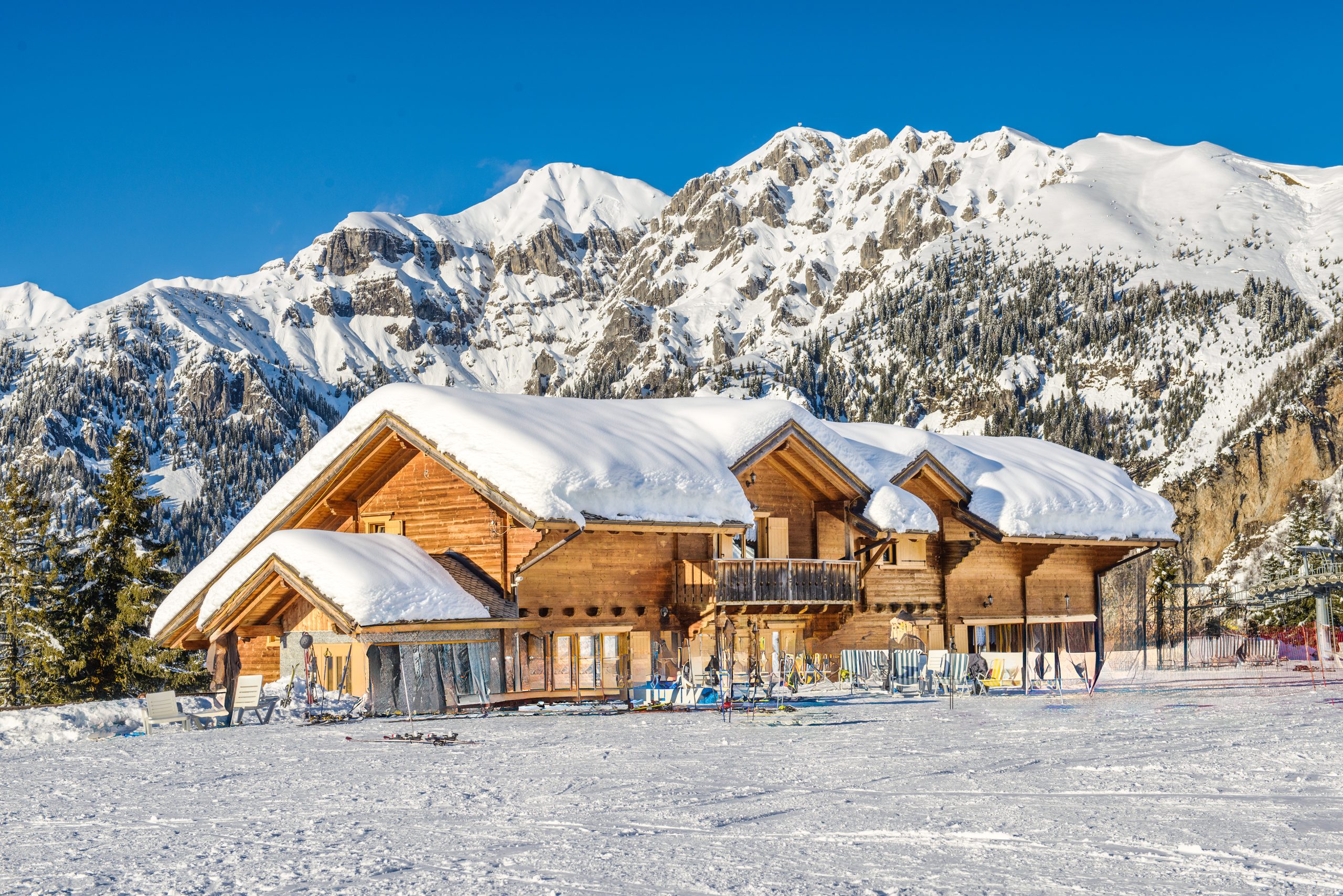 Nuit en chalet ou en hôtel : les vérifications discrètes à faire en arrivant