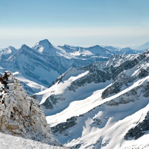 Téléphone, GPS, balise : que faut-il emporter en montagne l&rsquo;hiver ?